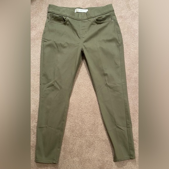 Levi Strauss, Signature Gold, Totally Shaping Pull-on Skinny Jean, Olive - Picture 3 of 11